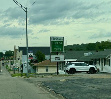 Williams Florist & Gifts