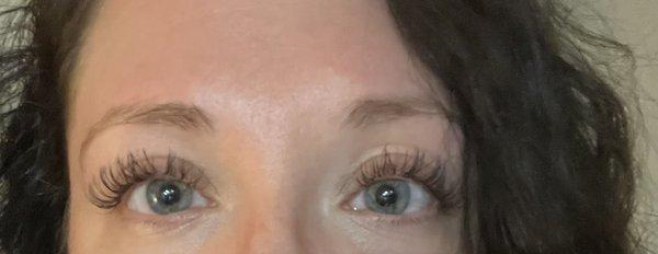 This is what a set of good lashes looks like. Go to star nails if you want your lashes to look like this.