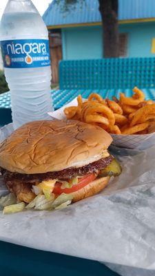 Double cheese with spicy curls