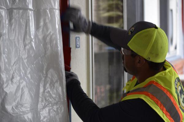 Setting containement