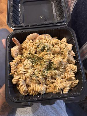 Chicken and shrimp cajun pasta made with luv. Mamma Tee made with love every time. Greatest home cook meal