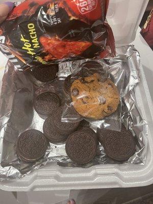 The proof is in the picture. I ordered the fried cookie dough and this was what was delivered after an hour wait...... WOW