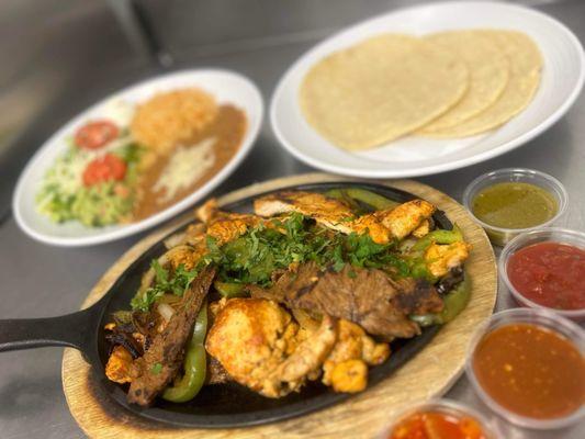 El Mexiquense Grill