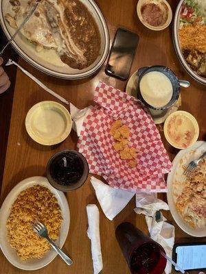 Los Compadres Restaurant