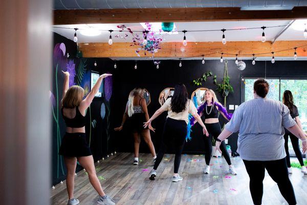 Burlesque Night dancing