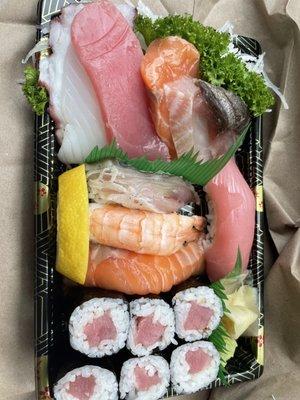 This is how the sushi sashimi lunch used to look, it was heaven.