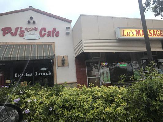 View from my car. They changed their name to Lu's Massage.