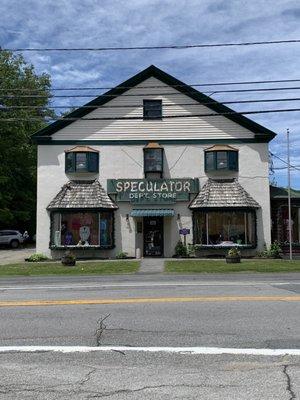 Looks can and were very deceiving! Great shop! And historic landmark.