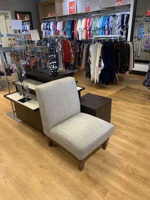 YES. They have a "HUSBANDS CHAIR"!!!   :-)