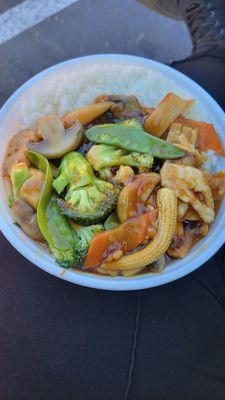 Chicken with garlic sauce with white rice