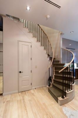 HVAC system on ceiling and wall with fire alarm https://www.dtv-installations.com/projects/smart-townhouse-manhattan-ny