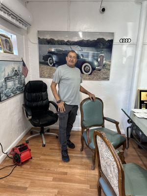 Shimon Kapeta is General Manager of Signature Auto Body.