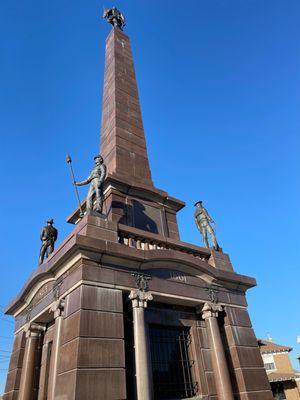 Soldiers and sailors monument