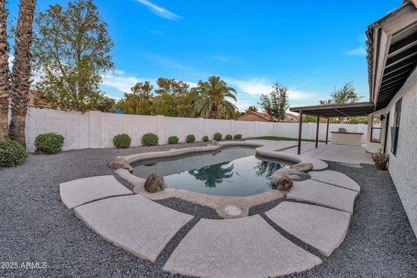 1/2" Alpha Grey Decorative Rock