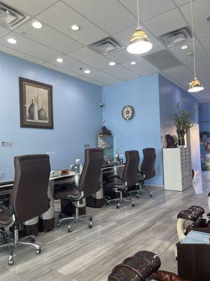 Lux Nails & Spa