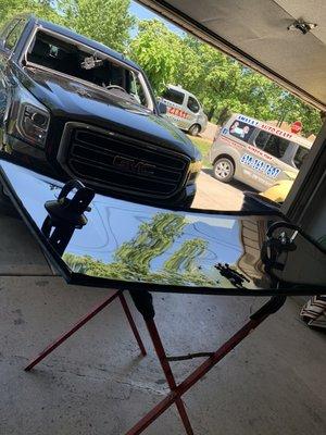 2017 GMC Yukon Denali windshield replacement with 35% full windshield tint