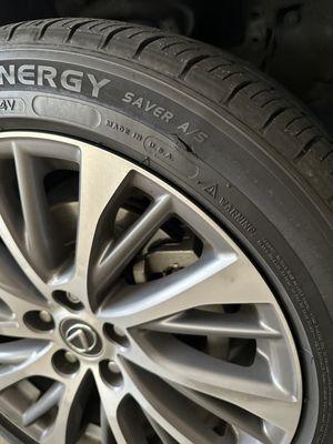 Universal tire and Automotive