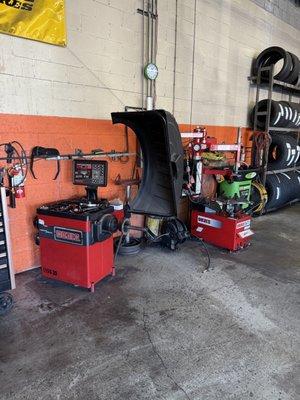 Our mount and balance machines.