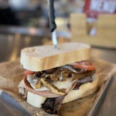 Primanti Bros. Restaurant and Bar Waterfront