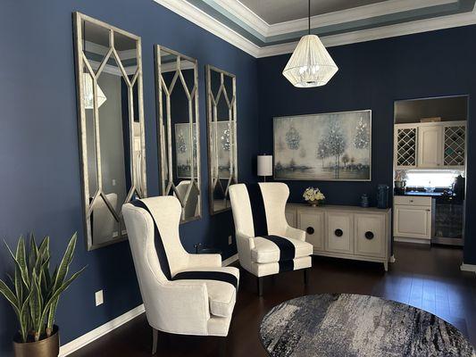 Anne Thompson & Associates