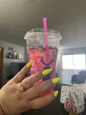 Yellow indoors nails by Nini