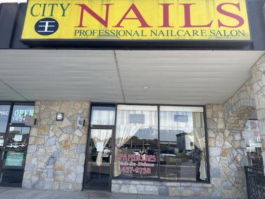 City Nails