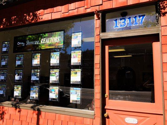 Jennifer Hicklin - Century 21 Showcase Realtors