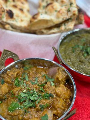 Chicken Jalfrezi,Gralic Garlic Naan,Palak Paneer