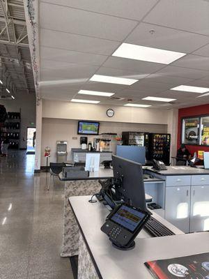 Les Schwab Tire Center