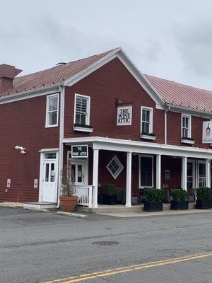 Wine shop and restaurant
