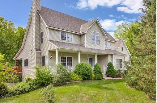 Paula Voss & Co. Real Estate Team