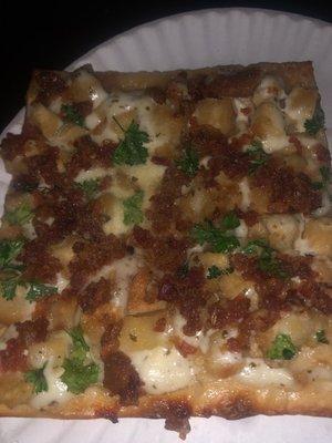 Chicken and bacon pizza