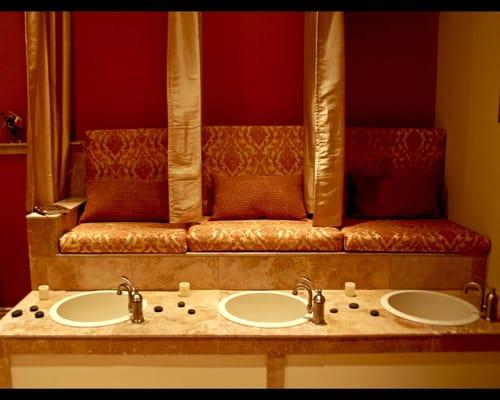 Our one of a kind pedicure unit. No jets, No bateria!