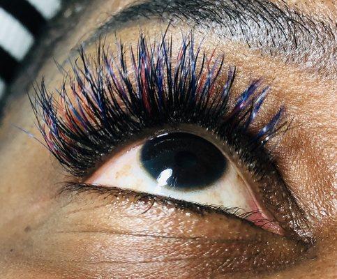 Have fun with Colored Lash Extentions!