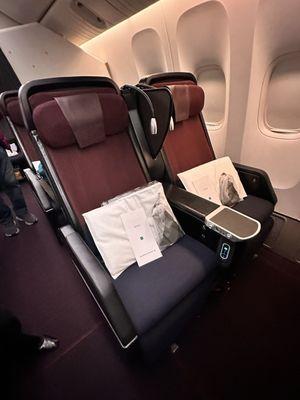 That's our seat premium economy it cost an arm n a leg so the food better be good 5/11/2025