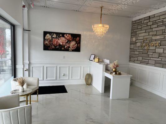 Come see us at Euforia for individual treatments or book a group! Ask for more details!