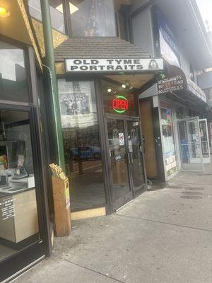 Old Tyme Portraits by Treadway