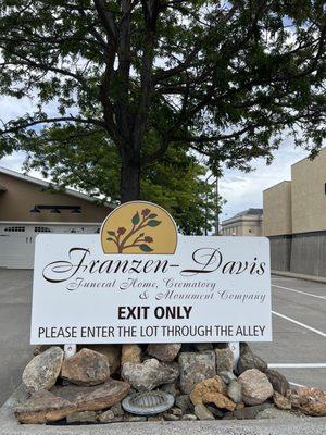 Franzen-Davis Funeral Home & Crematory