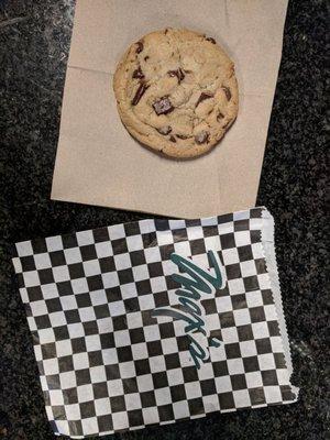 Chocolate chip cookie