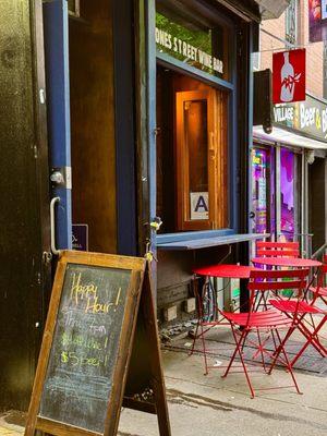 Exterior. Sidewalk seating