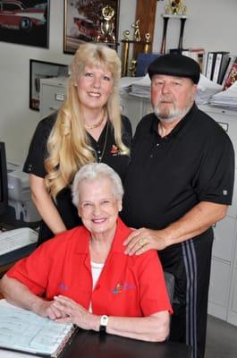 Anna, mom and Johnny Johnson