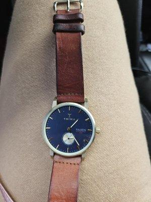 Fixed the cracked screen and replaced battery.