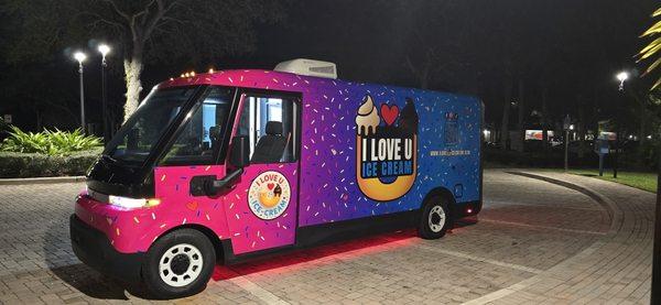 Side view i love u ice cream