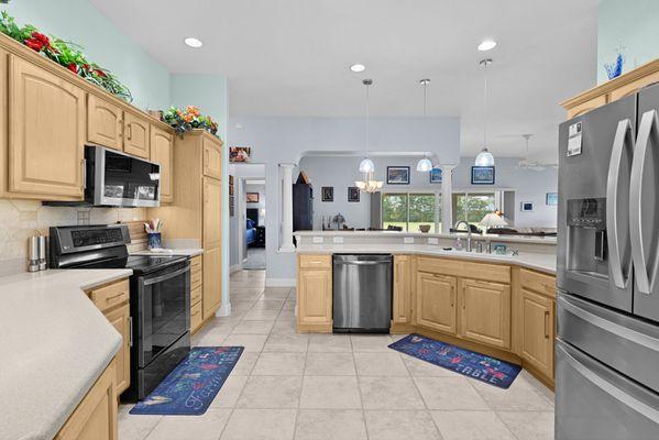 Katy Kelly - Real Broker