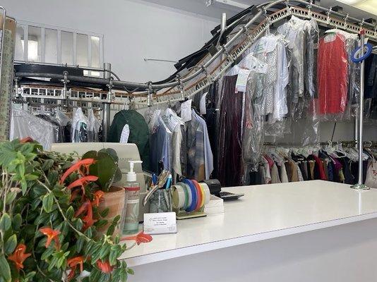 Snow White Cleaners & Tailors