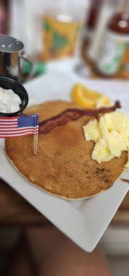 My daughter had pancakes, egg and bacon. She ate it all. I had the French toast,  eggs, and sausage