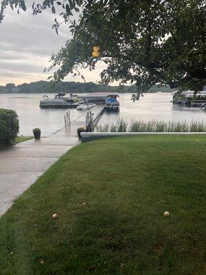 The pier right outside our room. Super impressive !