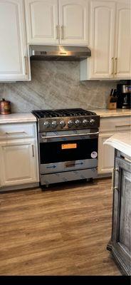 This place has the best prices in the Bay Area!!! High end appliances!!! Brand new Viking stove!!! Saved about $3000 dollars