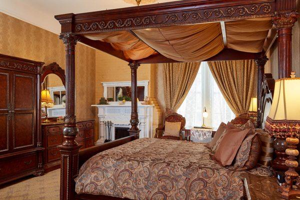 Romantic Canopy Bed with Fireplace