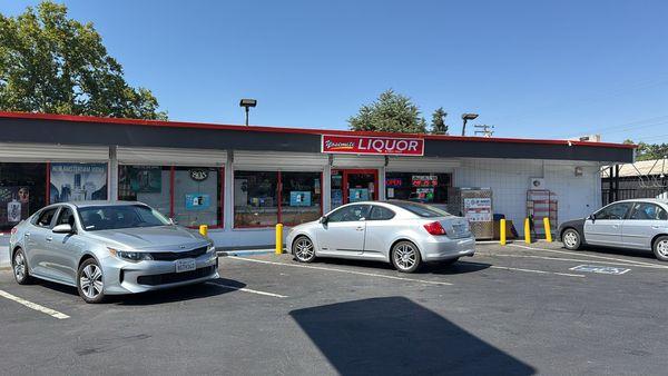 Yosemite Liquors